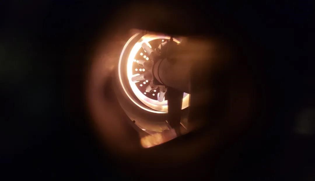 格林堡首条生产线设备点火成功