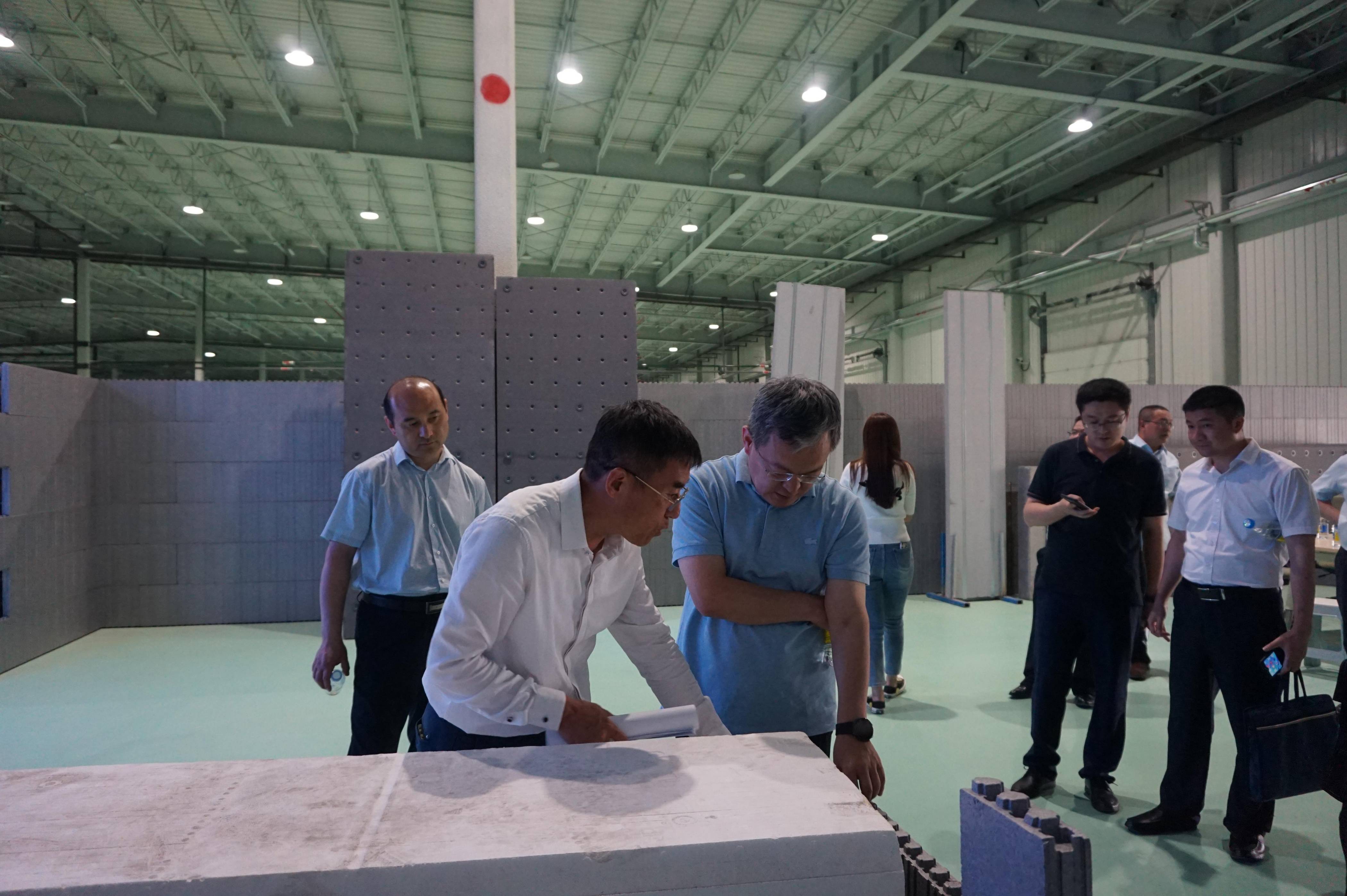 济南市工业和信息化局党组成员、副局长杨福涛一行至格林堡考察调研